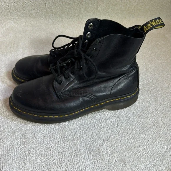 EUC Dr. Doc Martens Black Leather Boots - Picture 1 of 8